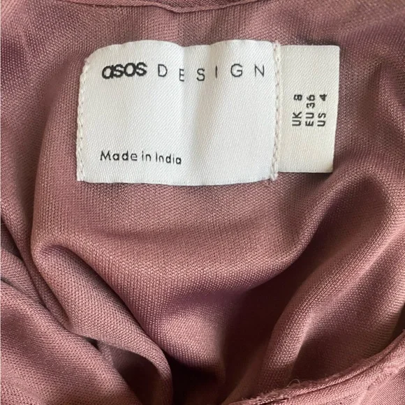 Elegant Sleeveless Dress in Mauve - Picture 7 of 7